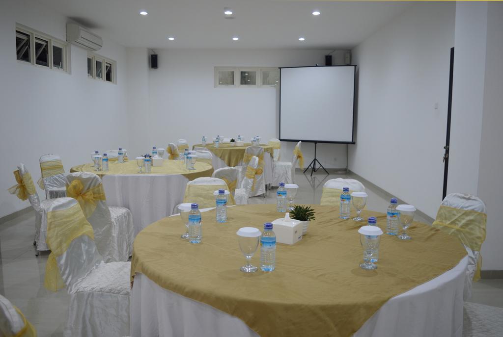 M Hotel Матарам Екстериор снимка