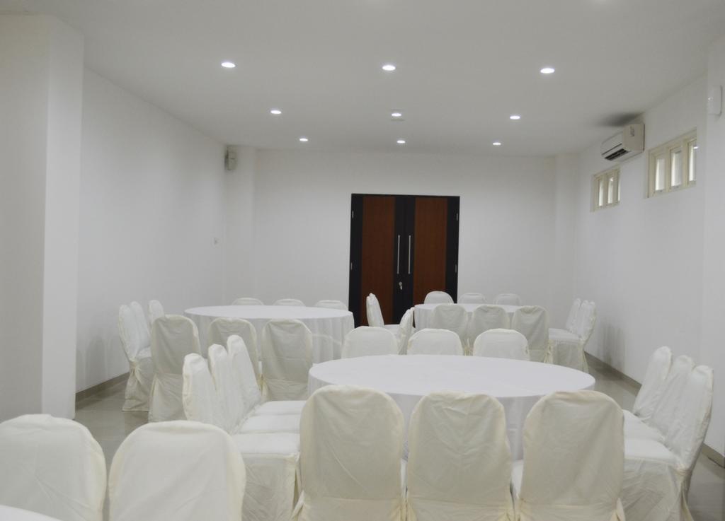 M Hotel Матарам Екстериор снимка