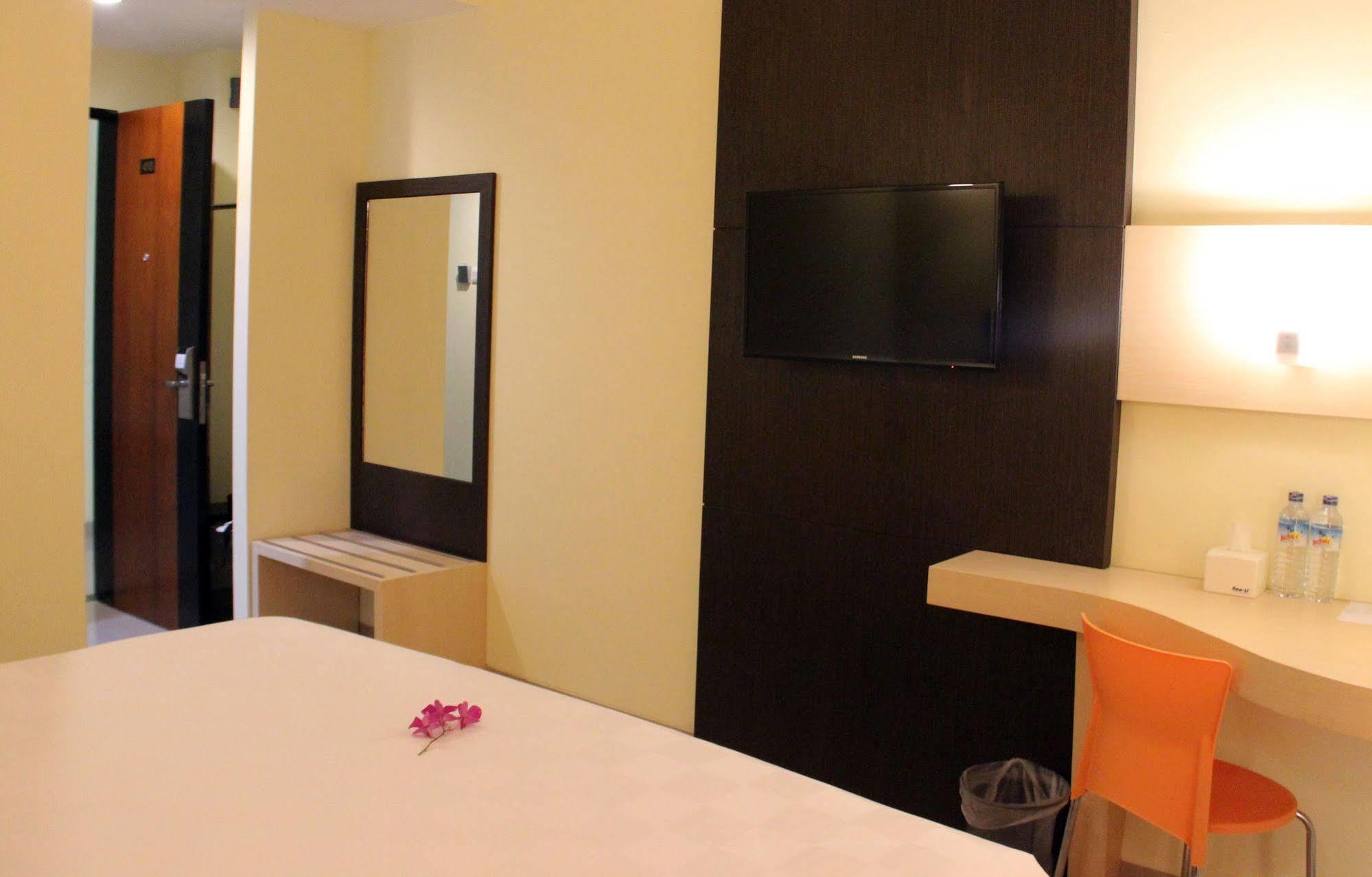 M Hotel Матарам Екстериор снимка