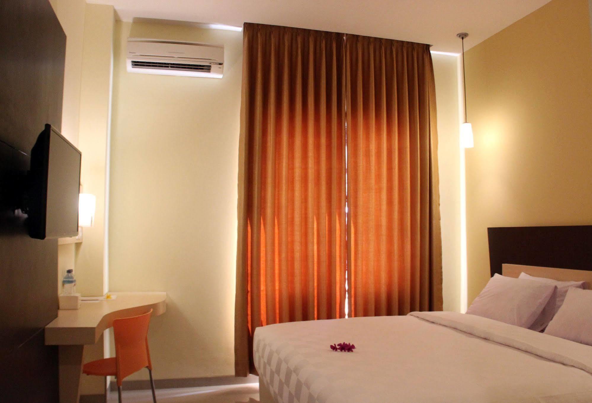 M Hotel Матарам Екстериор снимка