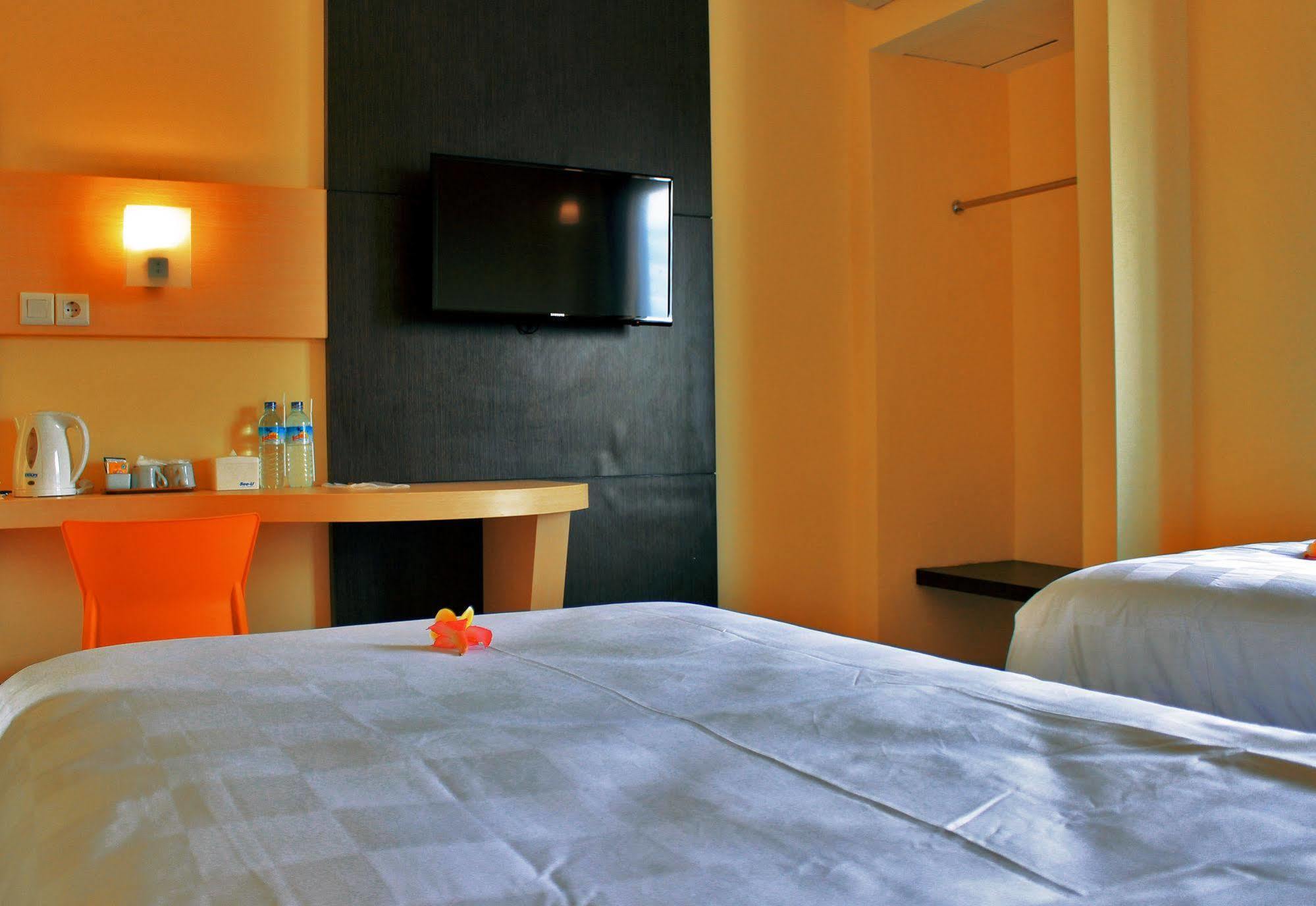 M Hotel Матарам Екстериор снимка