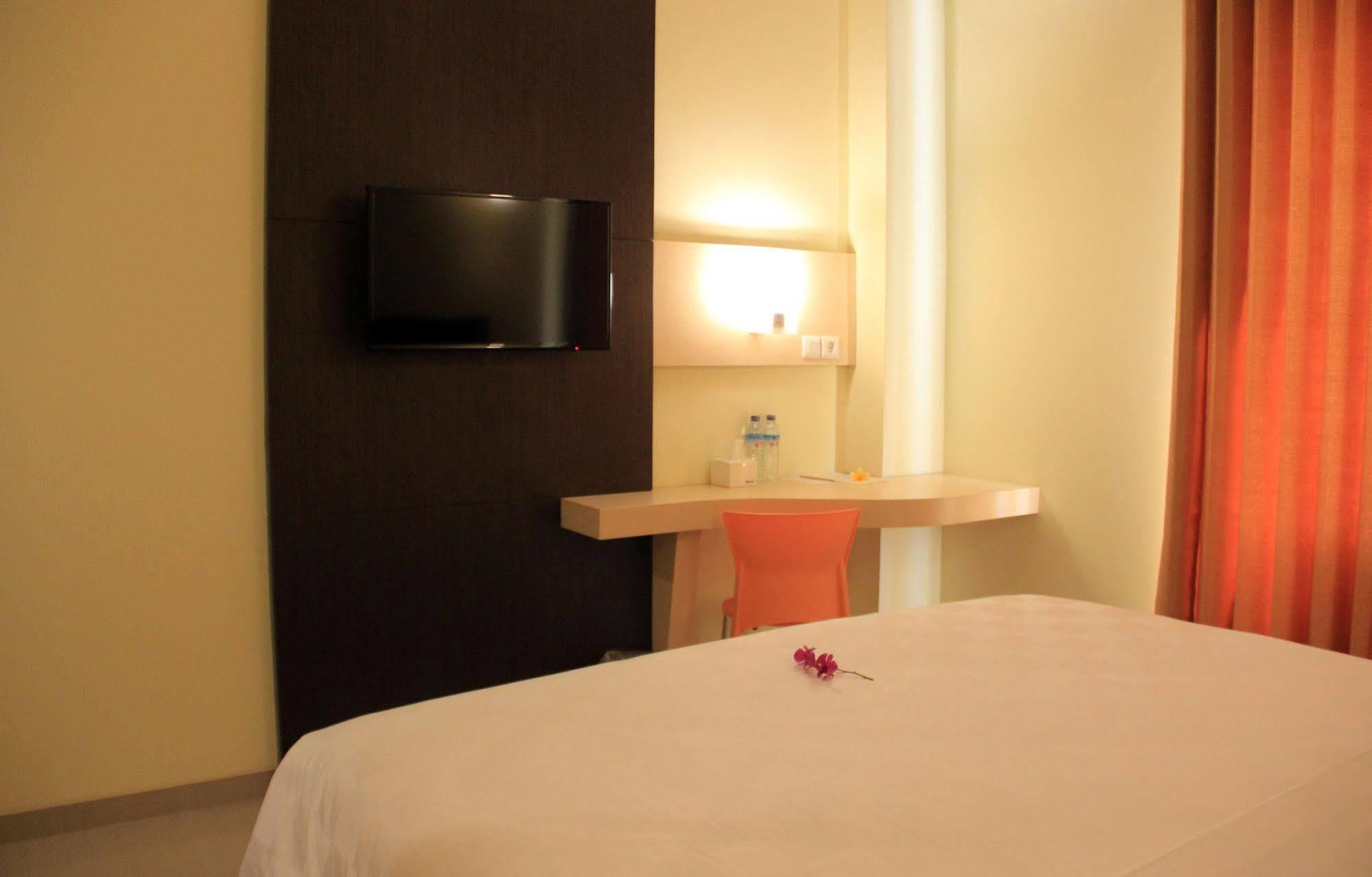 M Hotel Матарам Екстериор снимка