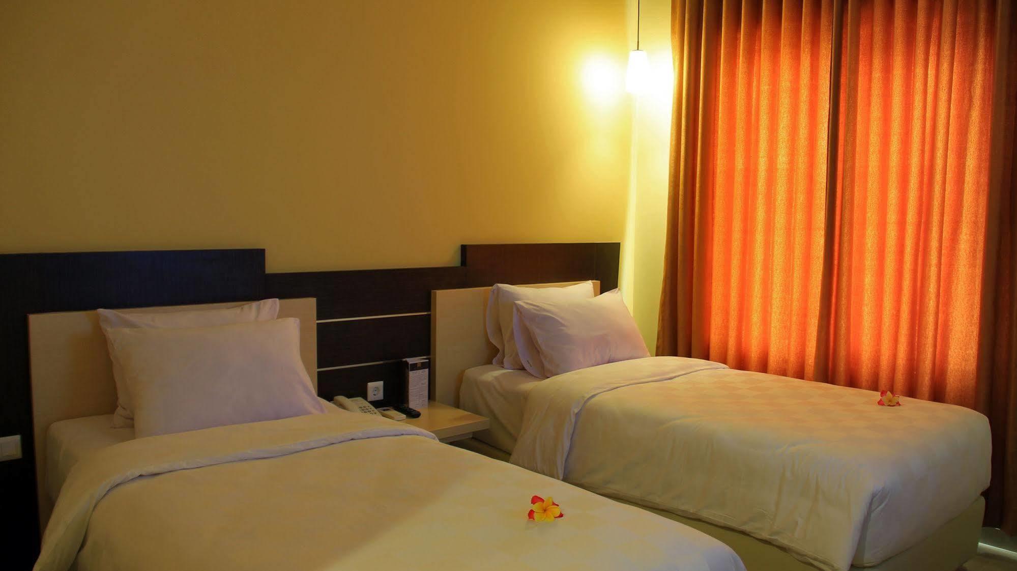 M Hotel Матарам Екстериор снимка